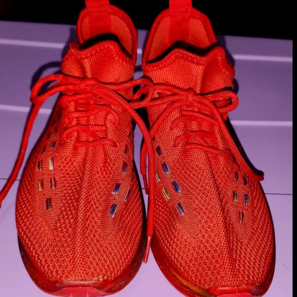 Wanted Streak Rainbow Sneakers Size 8.5